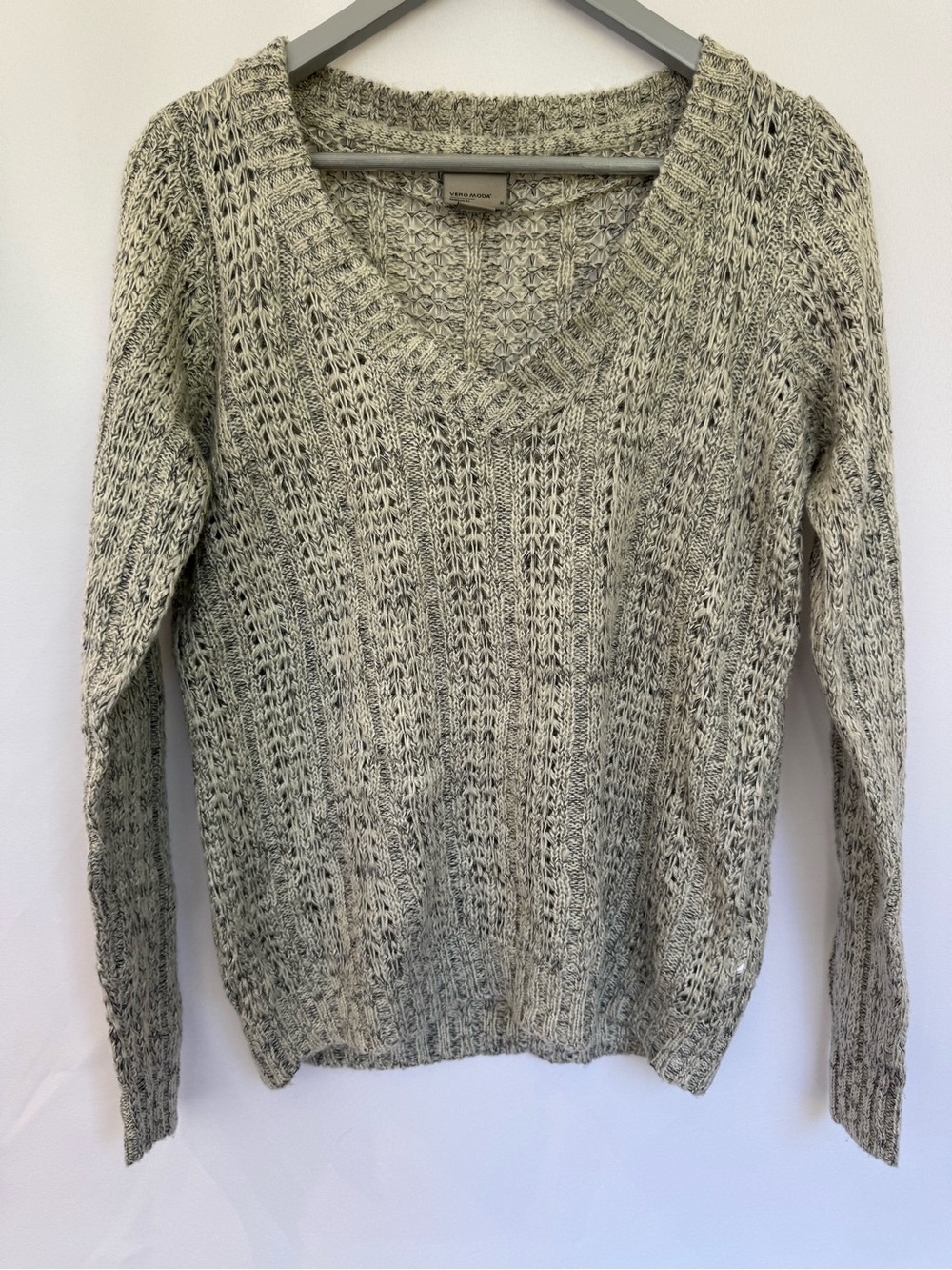 Vero Moda - Marled Gray V-Neck Cable Knit Sweater